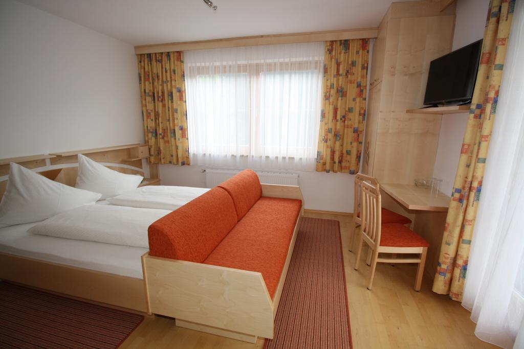 Hotel Garni Haus Anita Liesing Dış mekan fotoğraf